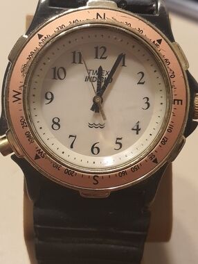 Vtg Timex Indiglo Goldtone/Tan Rubber Compass Bezel Men's Watch